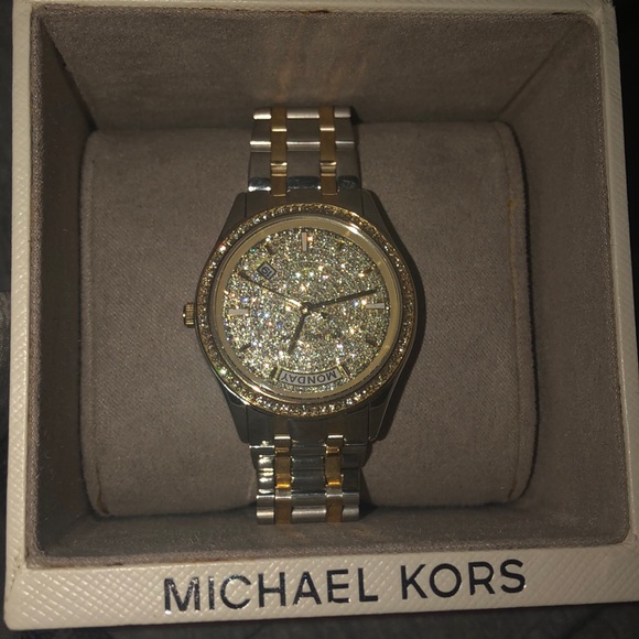 BRAND NEW MICHEAL KORS WATCH negotiable - Picture 1 of 1